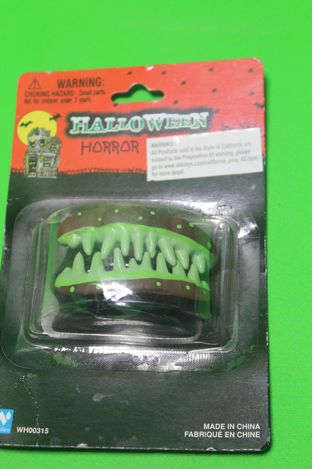 vintage  Zombie Monster Dentures False Teeth Green