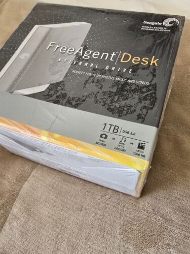 SEAGATE Free Agent Desk External Drive 1TB USB 2.0 New in box - Picture 2 of 4