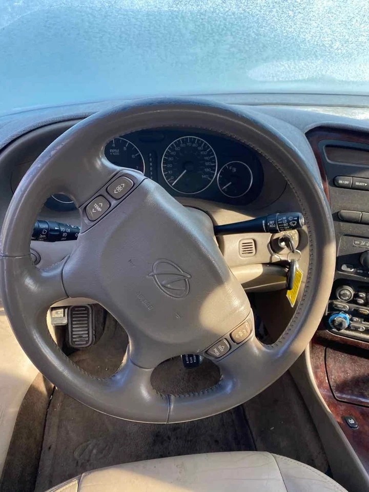 Conjunto de luz trasera derecha usado se adapta a: Oldsmobile Aurora 2003 cuarto panel montaje Foto 3 de 4