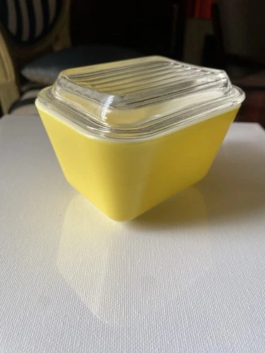 Vintage PYREX 1-1/2 Cup Refrigerator Dish 501B With Lid Yellow Fridgie EX!