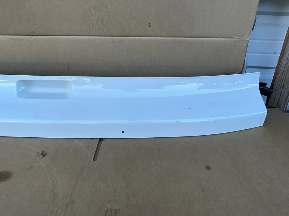 Honda CR-V CRV 2007-2011 puerta levadiza trasera escotilla manija moldeada inferior fabricante original Foto 3 de 4