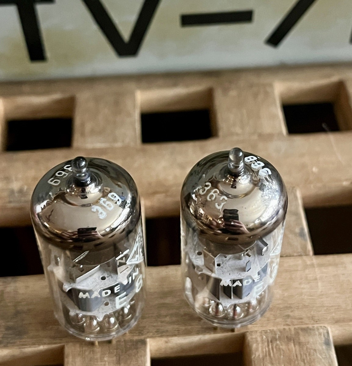 Gold Pin Telefunken E88CC Vacuum Tubes Date Matched Pair 6922 6DJ8