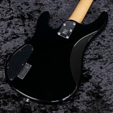 MUSIC MAN Sterling 4 Corde Basso Collo Stretto 38mm Nero
