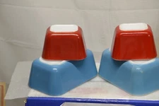 4 PYREX REFRIGERATOR DISHES 2, 501-B & 2, 502-B NO LIDS USA