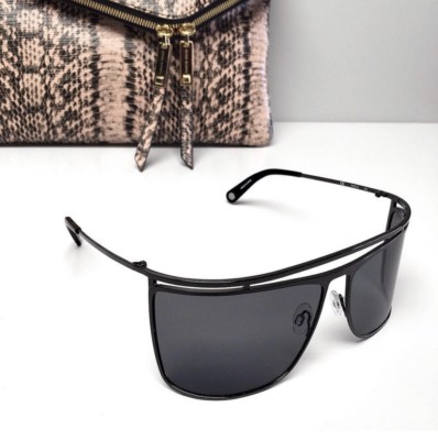 Henri bendel black sunglasses with Case EUC Authentic Henri Bendel Black Gold Polarized Round  main image 2