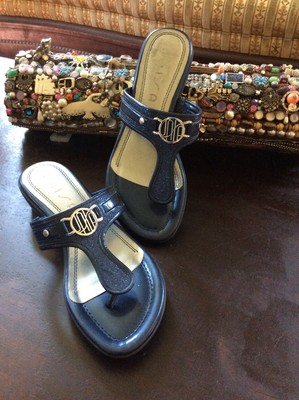 unisa womens sandals