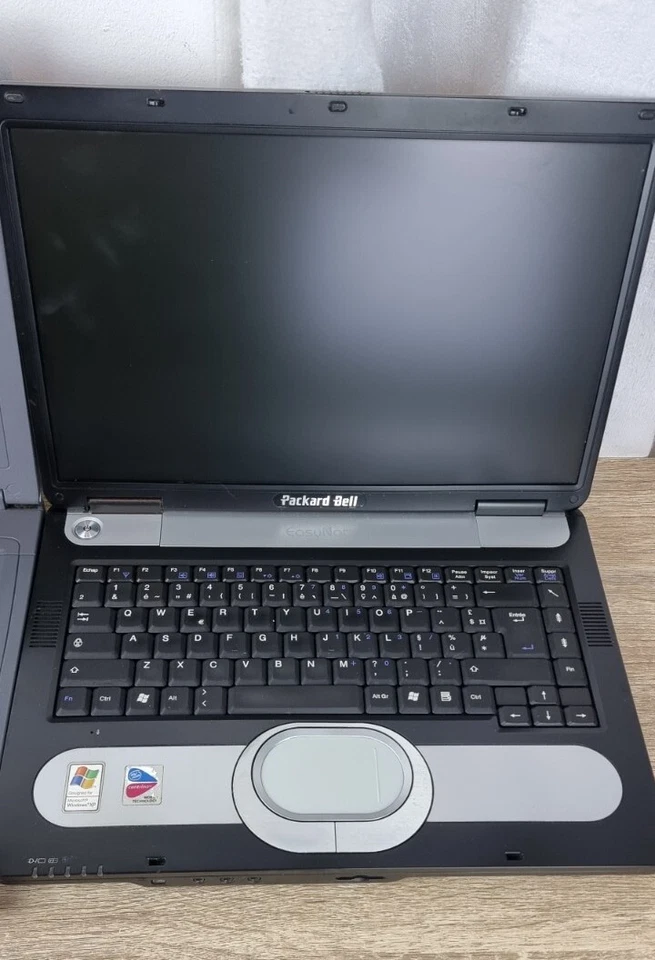 Vintage Laptop Bundle Acer TravelMate 290 And Packard Bell Parts Only. - Image 3 of 4