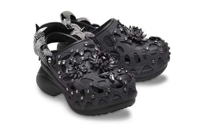 Crocs x Swarovski Bae Clog Embellished Black, Brand New, Size US 7