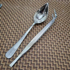 Mercer 8 5/8" Drizzling Drizzle Spoon w/9 1/2" Plating Tongs