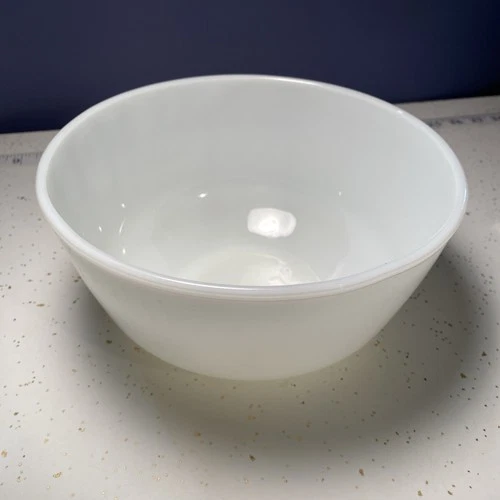 Vintage ANCHOR HOCKING/FIRE-KING White Milk Glass Mixing Bowl USA Ovenproof 458