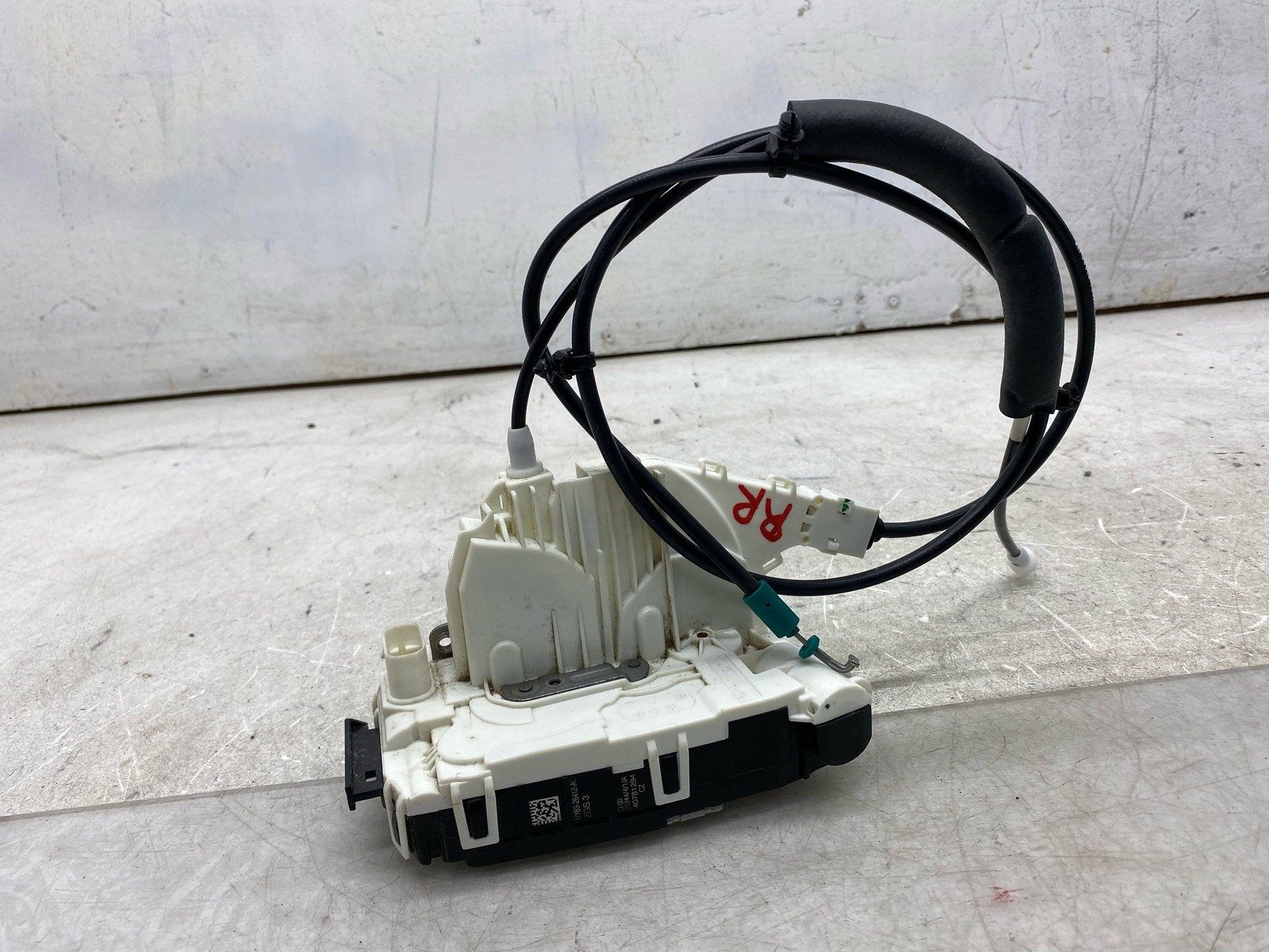 2020-2025 ASTON MARTIN DBX RH RIGHT REAR DOOR LOCK LATCH ACTUATOR MY83-26412-AC