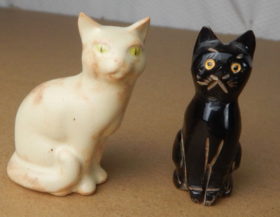 Vintage 2'' Carved Black Cat Buffalo Horn? Kitten Miniature White Ceramic LOT