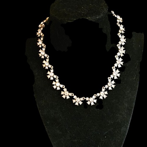 Antica collana con strass - Foto 2 di 11