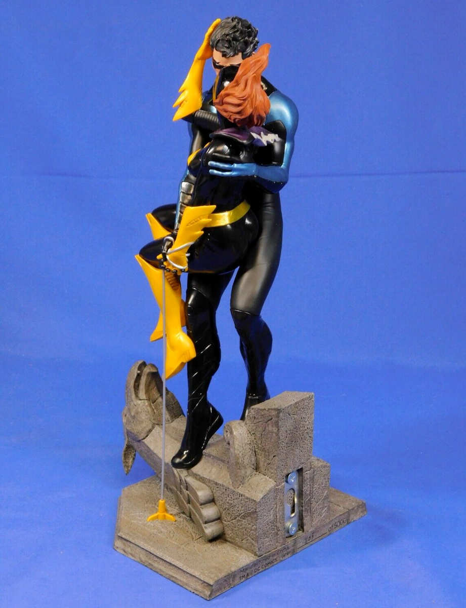 DAMAGED BATGIRL & NIGHTWING STATUE DC DESIGNER SERIES COLLECTIBLES