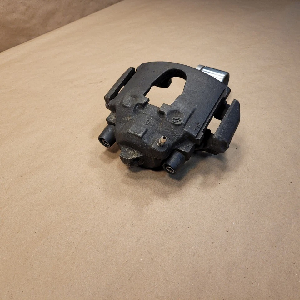 Ferrari 328GTS RH суппорт заднего тормоза - Изображение 3 из 4