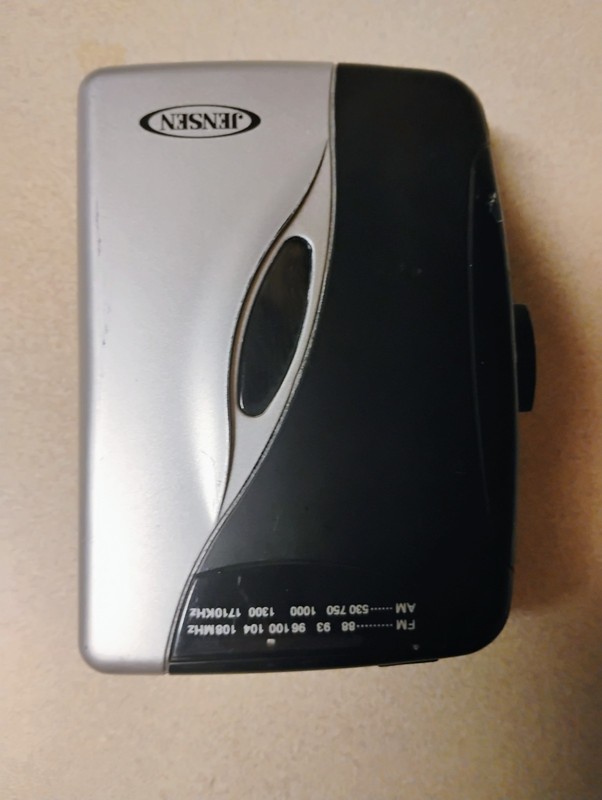 Jensen Stereo Cassette Walkman AM/FM Radio Model  Scr68b