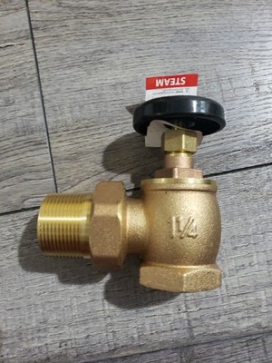 Plumbers Edge 1-1/4 Inch Steam Angle Radiator Valve (PE1091)