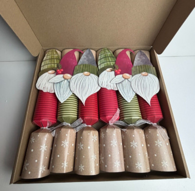 6 Gonk Neuheit Cracker - Weihnachten Zug - rot & grün