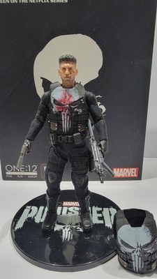 Mezco Toyz Netflix PUNISHER (ULTIMATE EDITION) 1/12 Action Figure