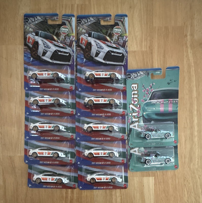 Hot Wheels  2017 Nissan GT-R R35 & miata Lot