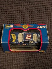 1998 Rusty Wallace 2 Miller Lite, Ford Taurus 1/64 Diecast