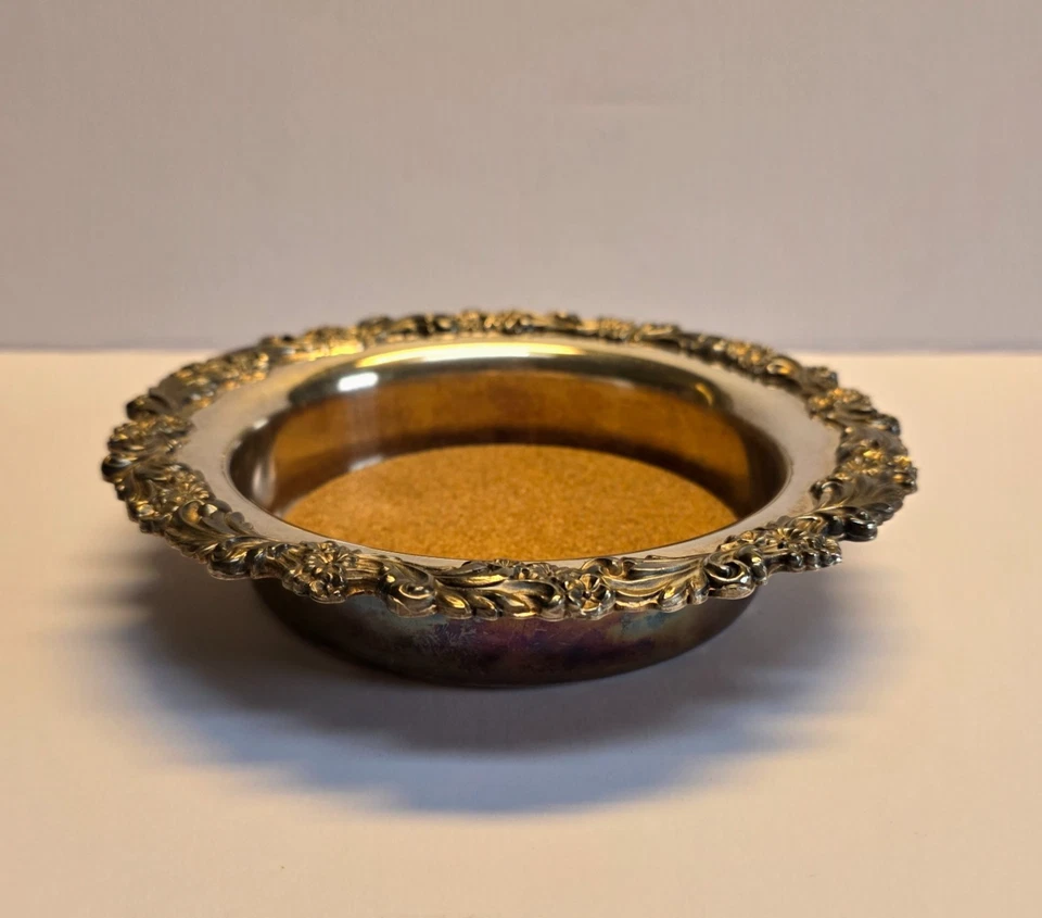 Vintage Reed & Barton Silverplated Burgundy Collection 7" Garrafa Coaster - Imagem 2 de 4