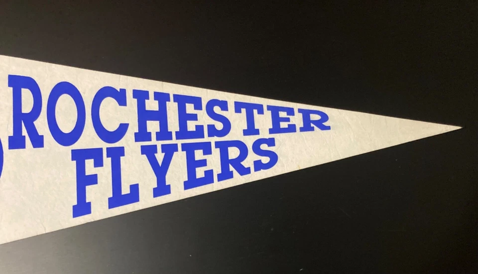 Винтажный баскетбольный полноразмерный вымпел Rochester Flyers — редкий! - Изображение 3 из 4