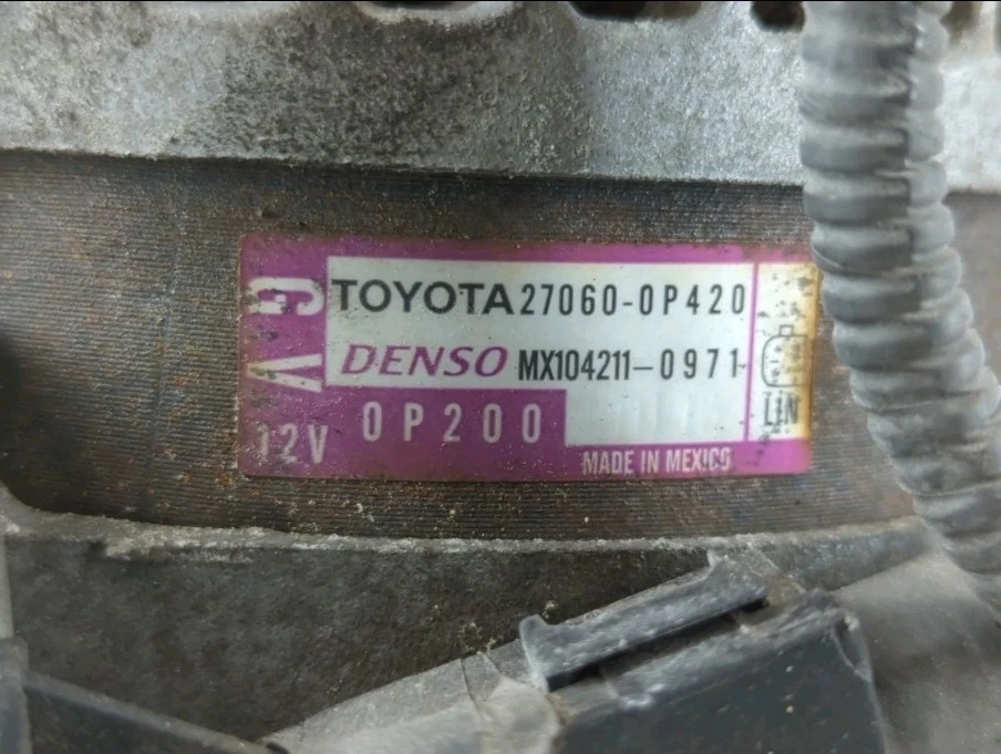Alternador Toyota Highlander LE 2017-2022 AWD Foto 2 de 4
