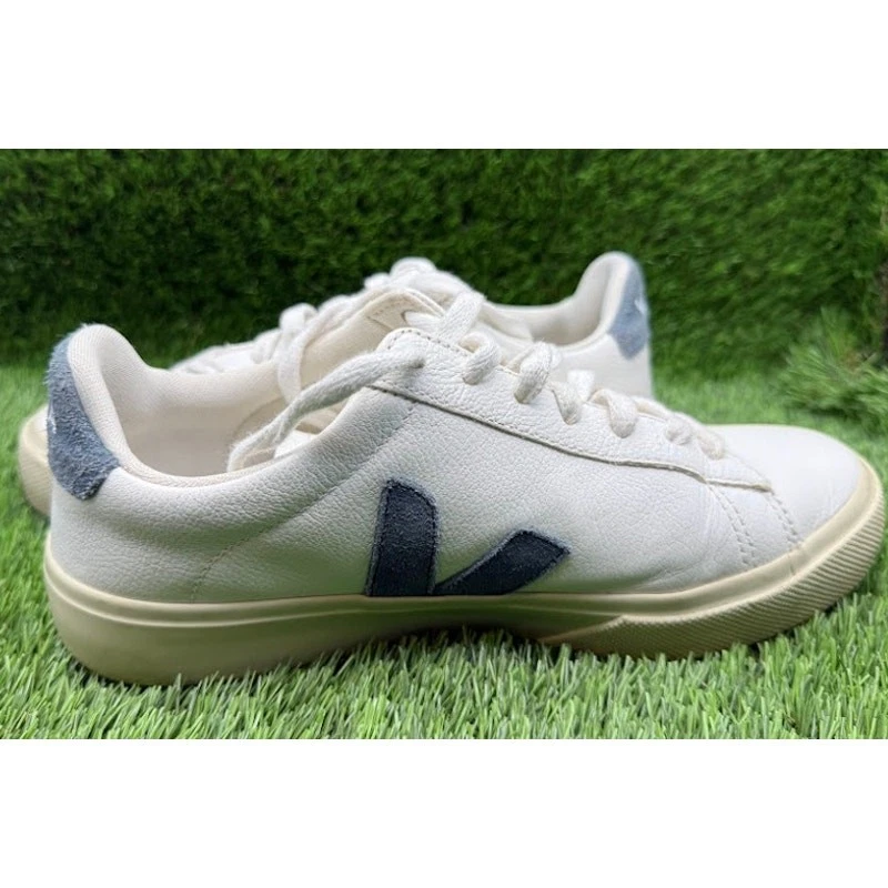 VEJA Women’s Campo White/Gray Low-Top Leather Sneakers T2 – Size 7 - Image 4 of 4