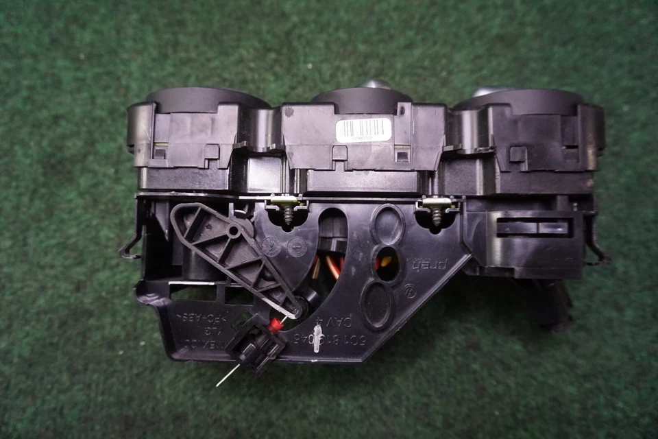 2012 2013 2014 2015 2016 2017 18 19 VOLKSWAGEN BEETLE S AC Control OEM 5C1819045 Foto 3 de 4