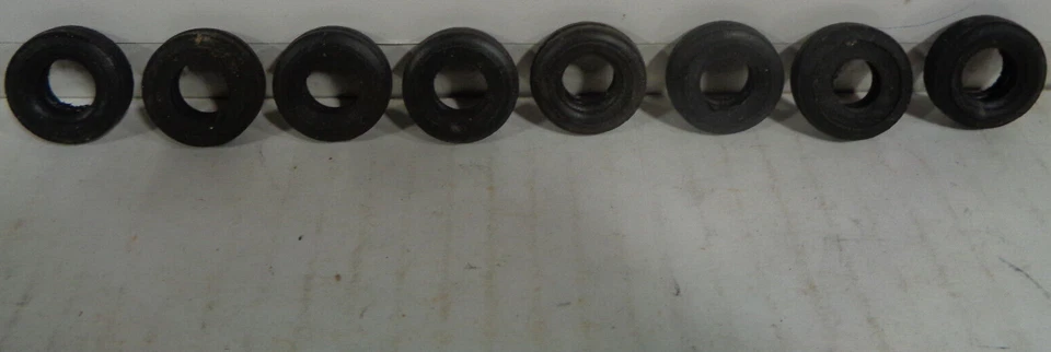 8 NEUMÁTICOS GRANDES ORIGINALES PARA COCHES SLOT A.C. GILBERT AUTORAMA ESCALA 1/32 Foto 2 de 3