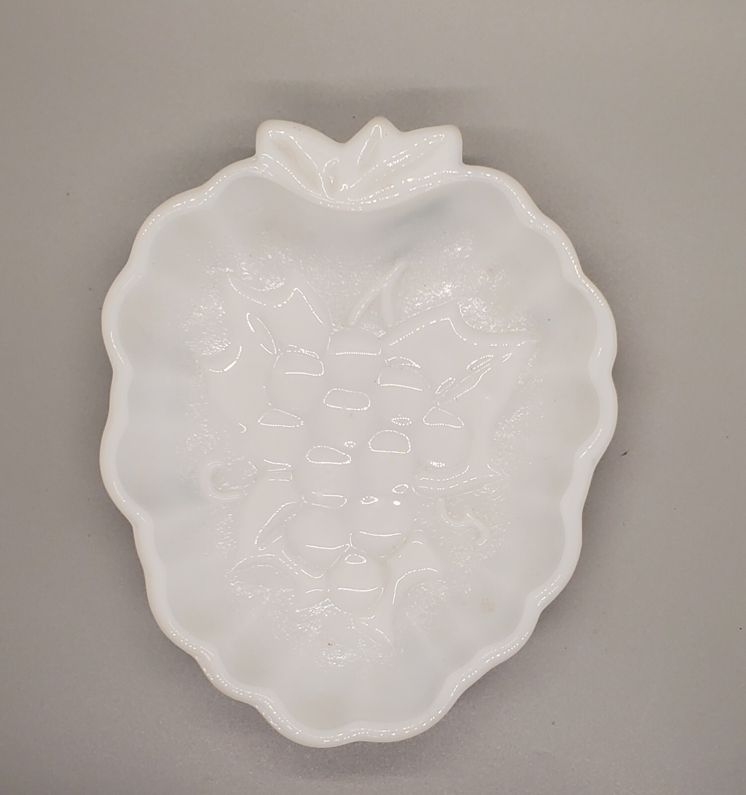 Vintage Textured Milk Glass Grape Cluster Bunch Shaped Candy Dish 6 3/4