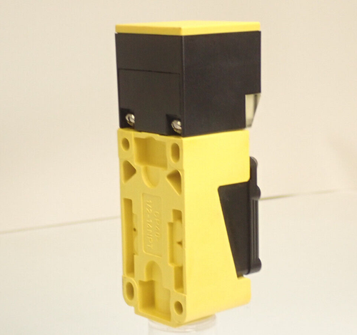 TURCK NI40U-CP40-VP4X2 / NI40UCP40VP4X2 Proximity Switch Sensor - Picture 4 of 7