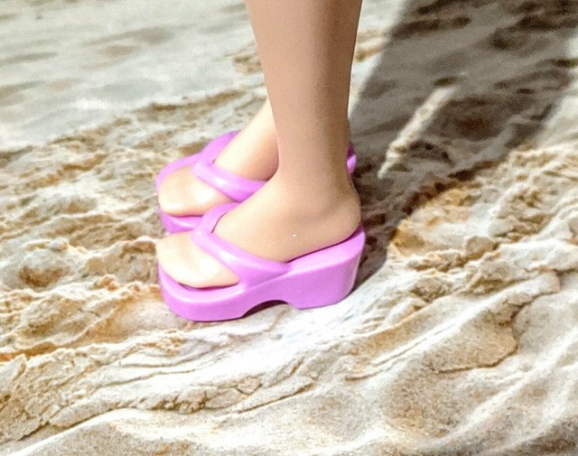 Curvy & Tall Flat Foot FASHIONISTAS BARBIE Doll Beach Summer Sandals | eBay