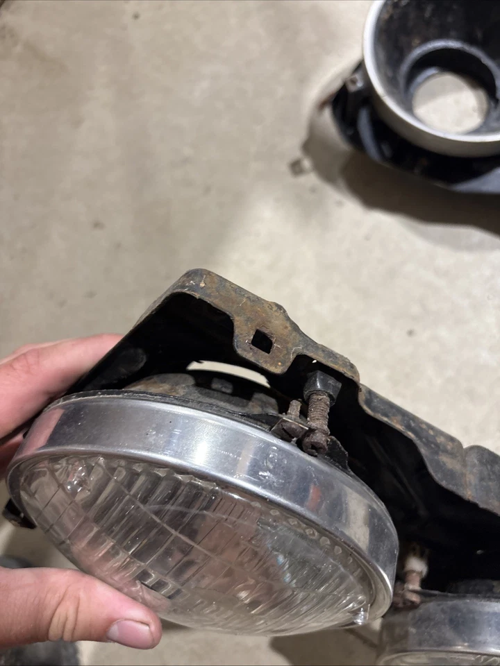 1966 ORIGINAL OLDSMOBILE CUTLASS 442 F85 HEADLIGHT BUCKETS BRACKET - Image 4 of 4