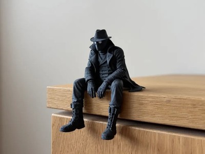 Spider-Noir sitzend auf Leiste Regal Figur | Marvel Deko Mehrfarbig