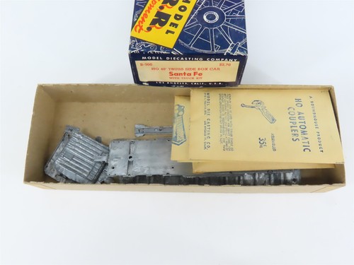 Kit Roundhouse Escala HO B-300 AT&SF Santa Fe 40' Truss Side Box Car #128905 | Condition: Used
