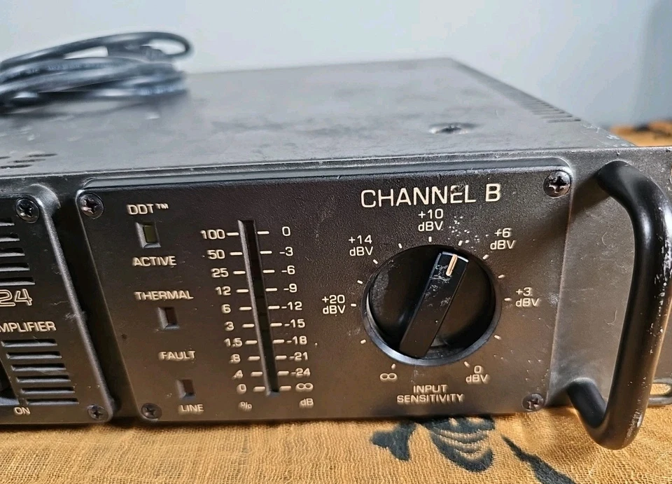 Peavey USA DECA/724 Digital Professional Stereo Power Amplifier One Line Fault - Image 3 of 4