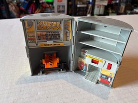 VINTAGE 1989 Micro Machines Super Charged Battery Motor Oil Playsets