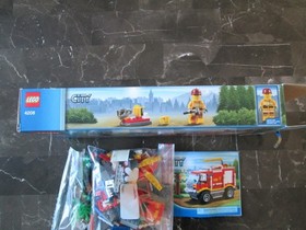 2012 LEGO CITY 4208 4X4 FIRE TRUCK USED COMPLETE WITH BOX