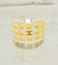 Anello di perle in plastica trasparente Chanel Coco Mark originale vintage...