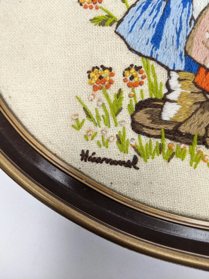 Фигурки Hummel Telling Her Secret в рамке завершенные Paragon Needlecraft 1976 - Изображение 4 из 4