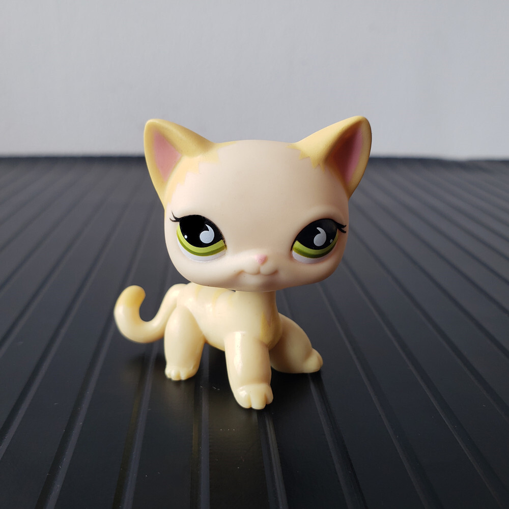 Littlest Pet Shop LPS #733 Yellow Cream Short Hair Cat Green Eyes Rare  Kitty Toy