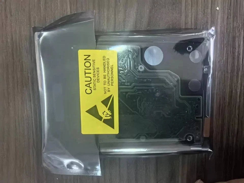 EMC D4-2S10-1200 005053152 005053153 1.2TB 10K SAS unit hard disk - Image 4 of 4