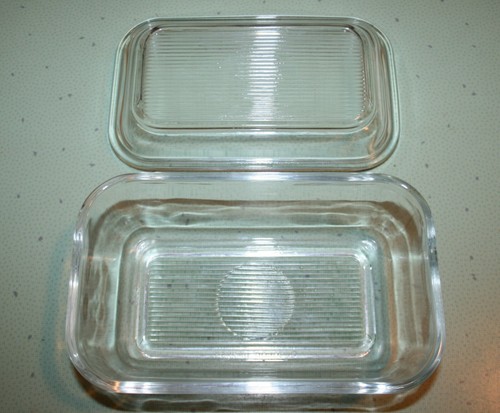 Vintage Ribbed Clear Glass Refrigerator Dish Butter Dish with Lid Arcoroc France - Picture 2 of 5