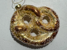 SALTED SOFT PRETZEL BLOW GLASS CHRISTMAS ORNAMENT KIRKLANDS HOME NEW