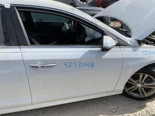 Used Front Right Door Assembly Front fits: 2019 Hyundai Sonata electric VIN 2 5t