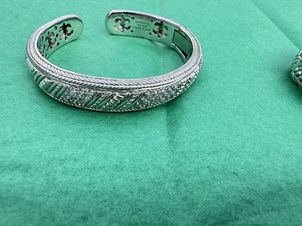 Brazalete con bisagras Judith RIPKA 925 de plata de ley con varias circonitas  Foto 2 de 4