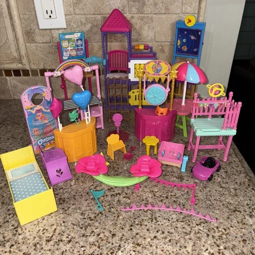 Vintage Kelly Little Sister Chelsea Barbie Furniture & Accessories Lot #3658