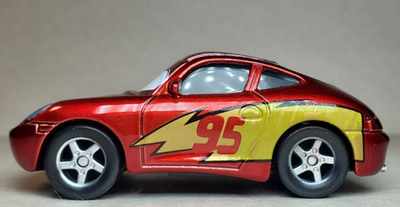 Disney Pixar Cars 3 Rust-Eze Racing Center Sally Diecast 1:55 FC